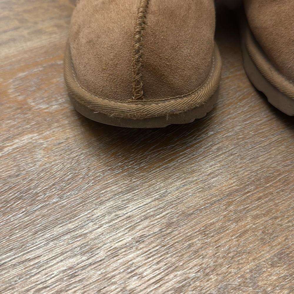 UGG Girl's Cozy II Slippers- Chestnut Size 4 - Picture 5 of 6